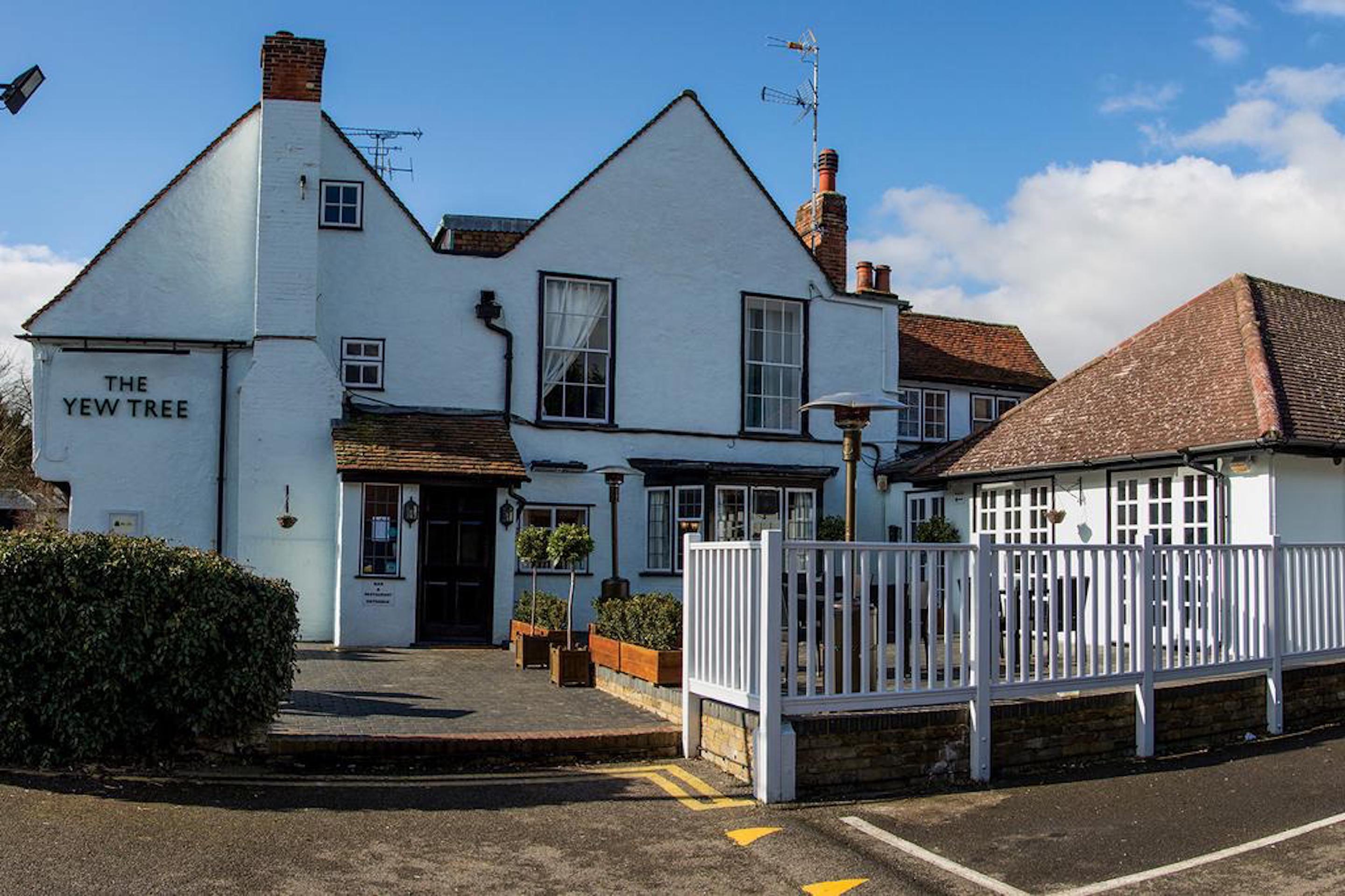 Stay And Relax At The Yew Tree Manuden Buitenkant foto