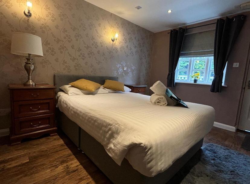 Stay And Relax At The Yew Tree Manuden Buitenkant foto